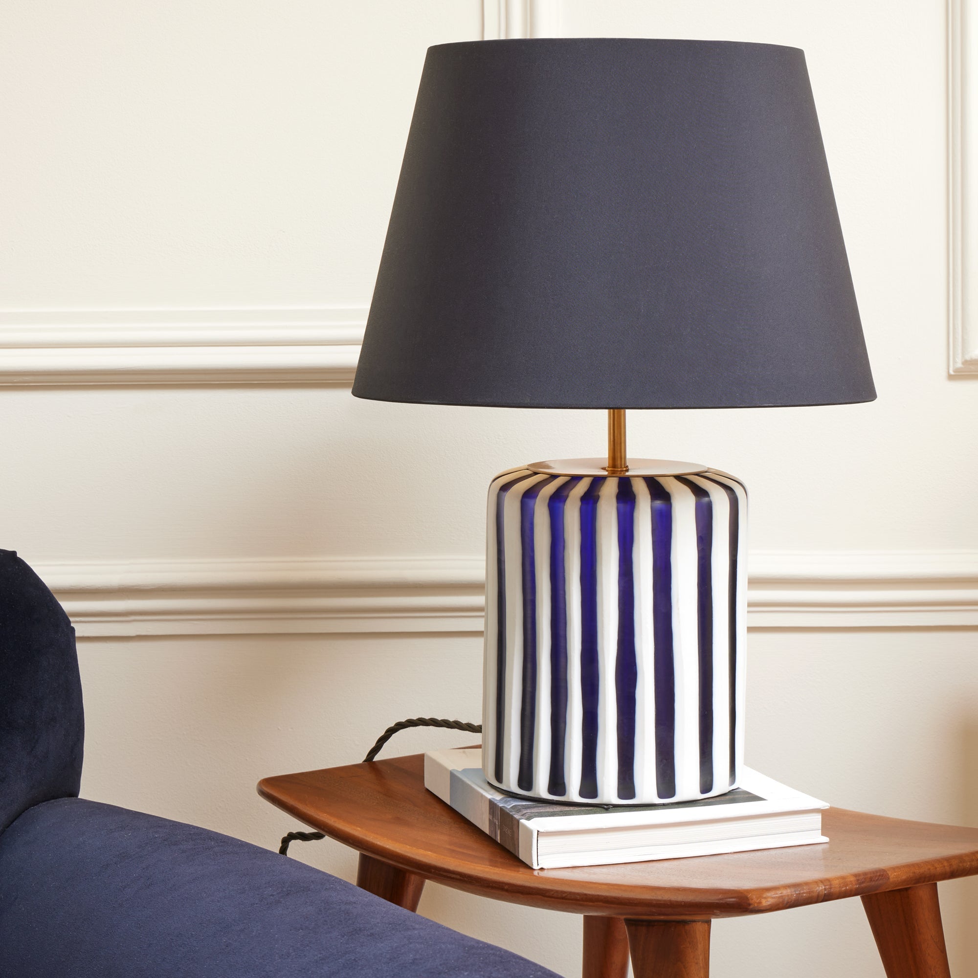 Candy table lamp in blue and white glass