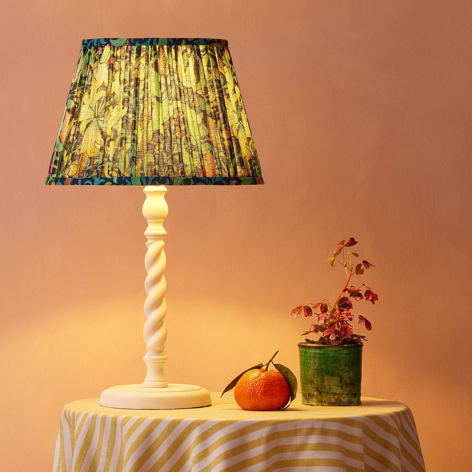 Holly table lamp in distressed white