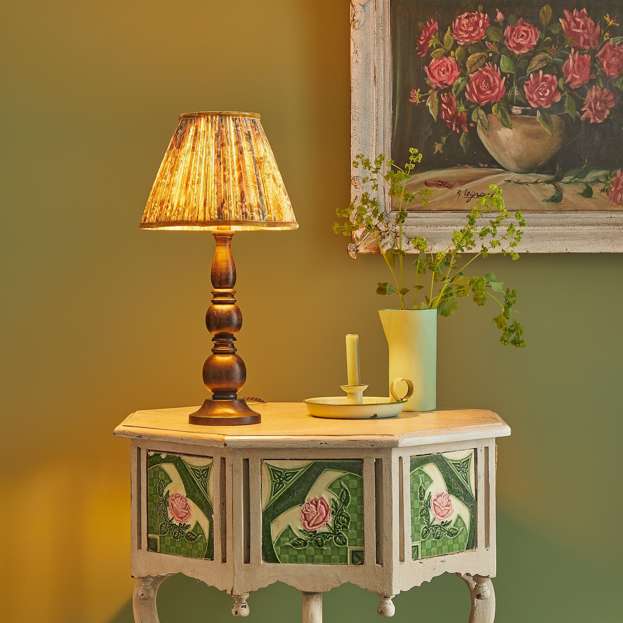 Smaller Otto table lamp in black