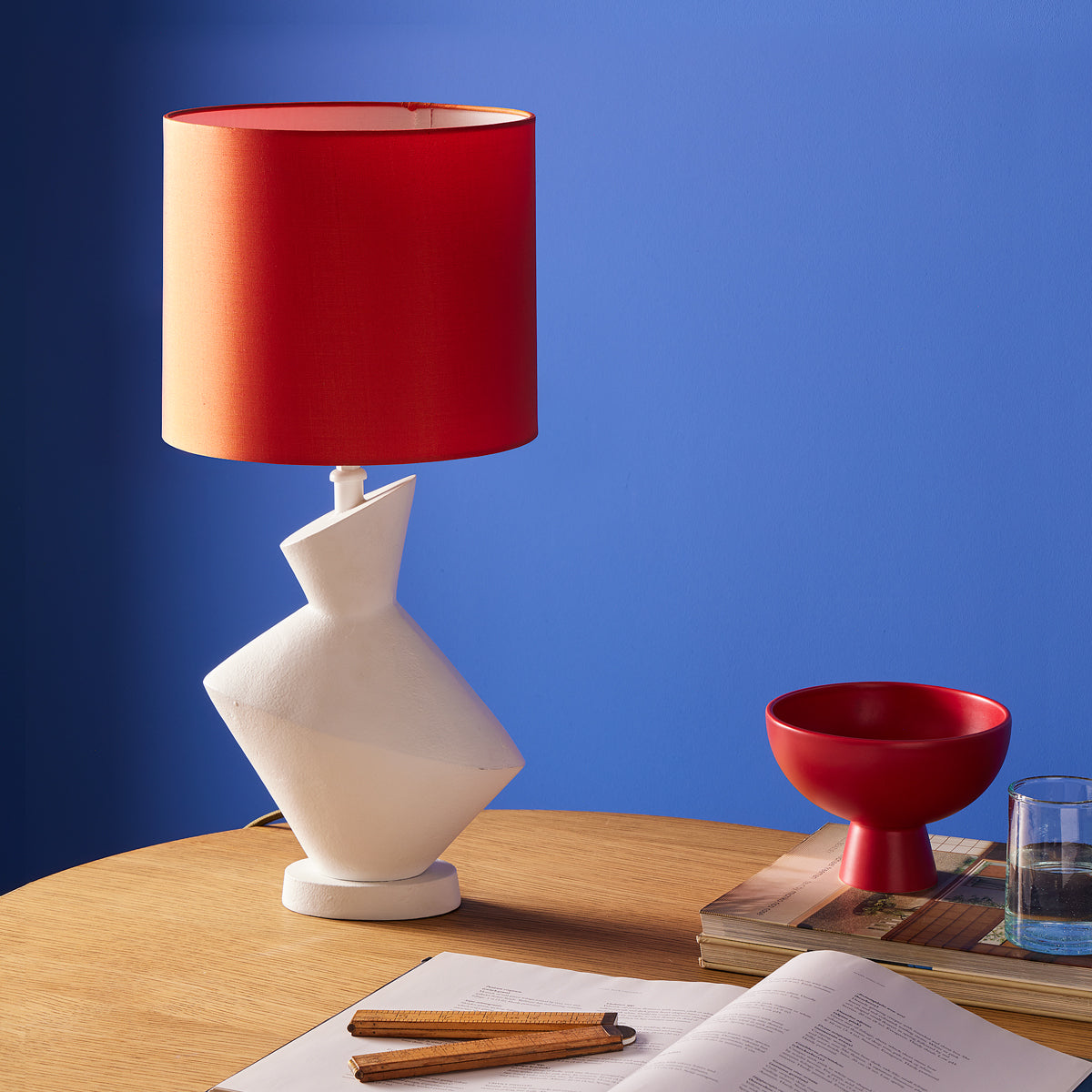 Vitur table lamp in Gesso white