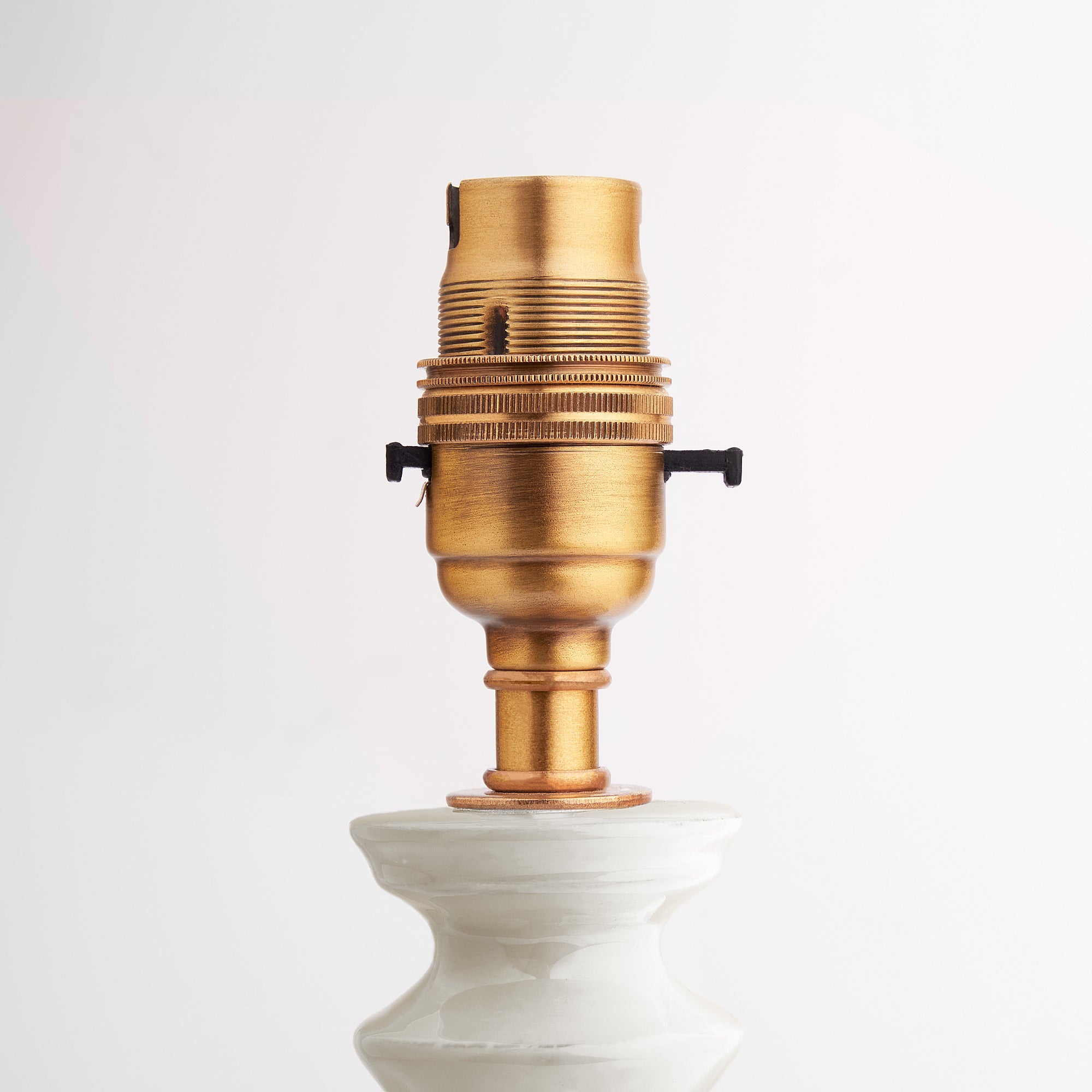 Wilma table lamp in white