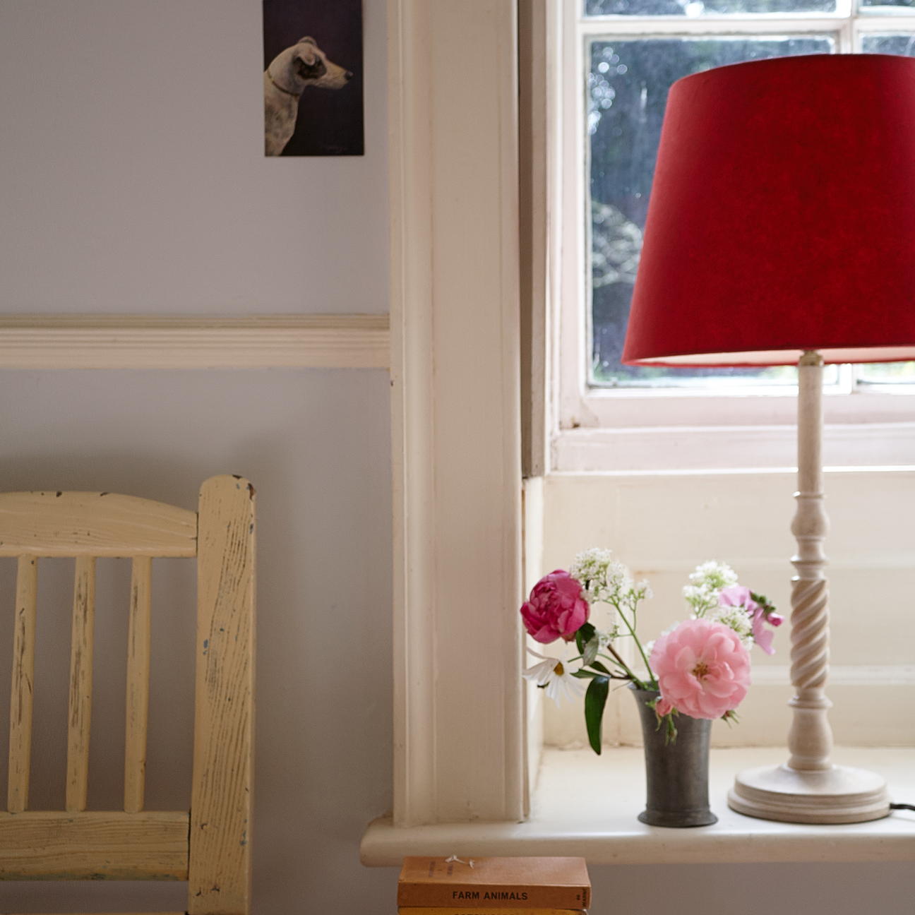 Paolo table lamp in natural whitewash