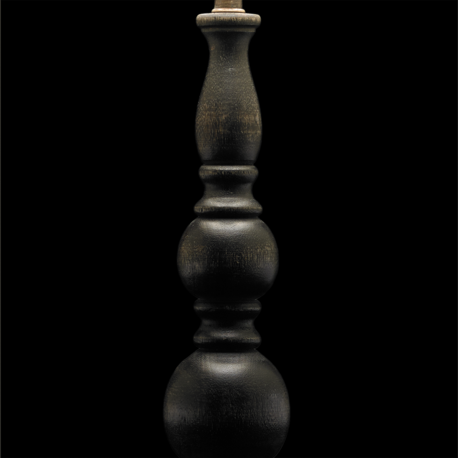 Smaller Otto table lamp in black