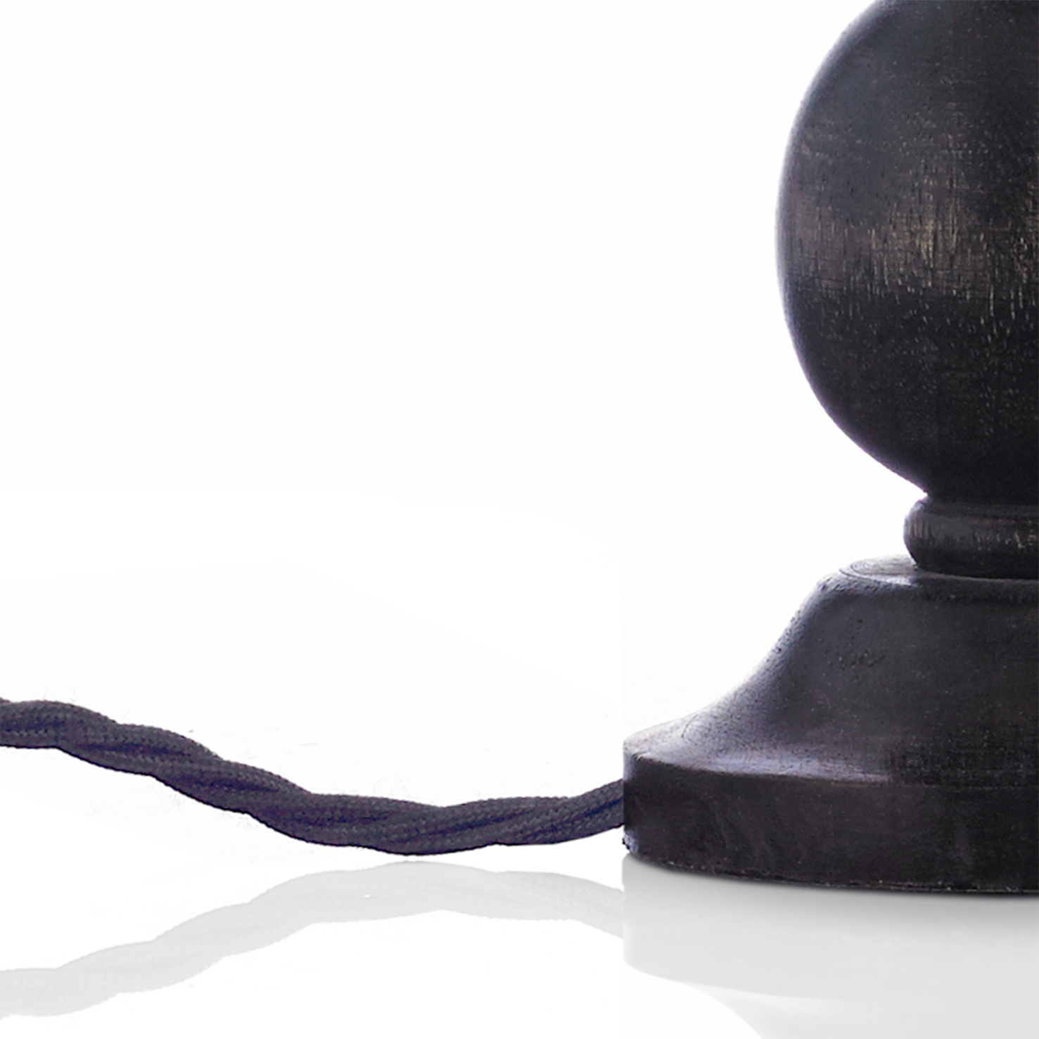 Smaller Otto table lamp in black