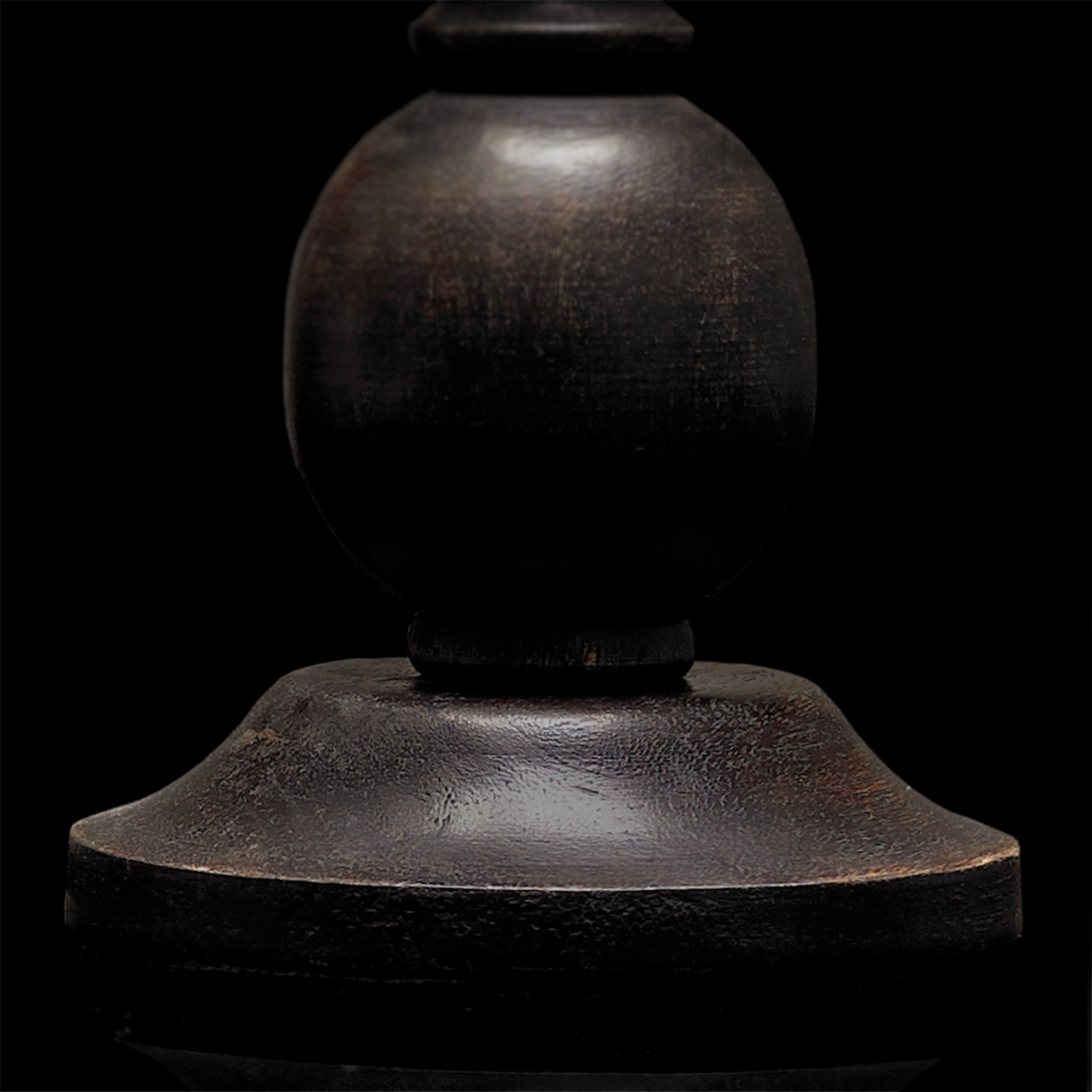 Larger Otto table lamp in black