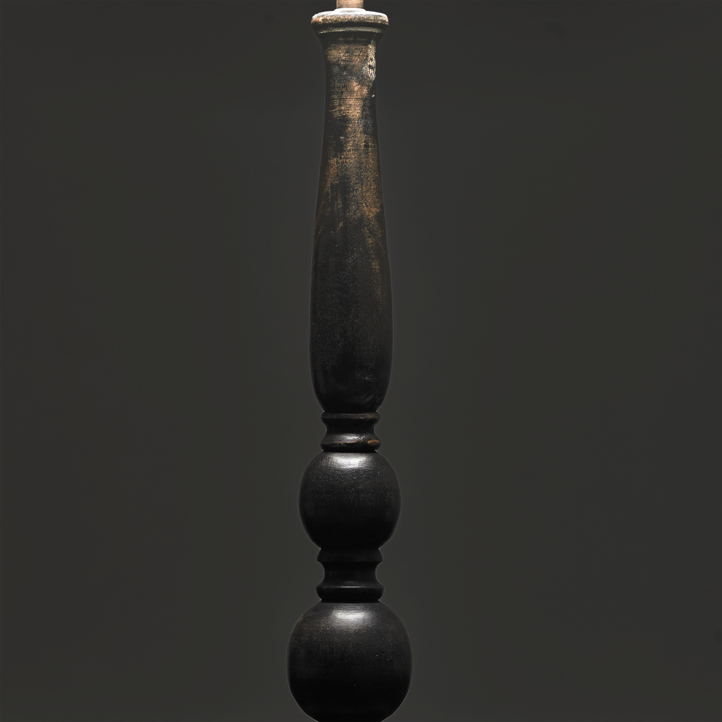 Larger Otto table lamp in black
