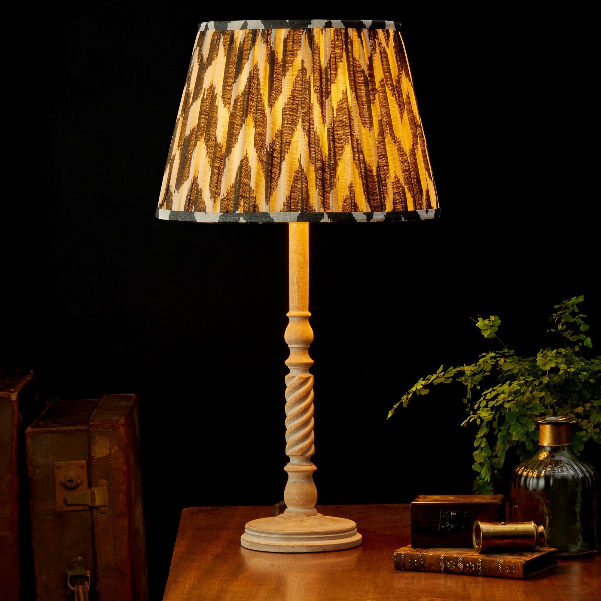 Paolo table lamp in natural whitewash