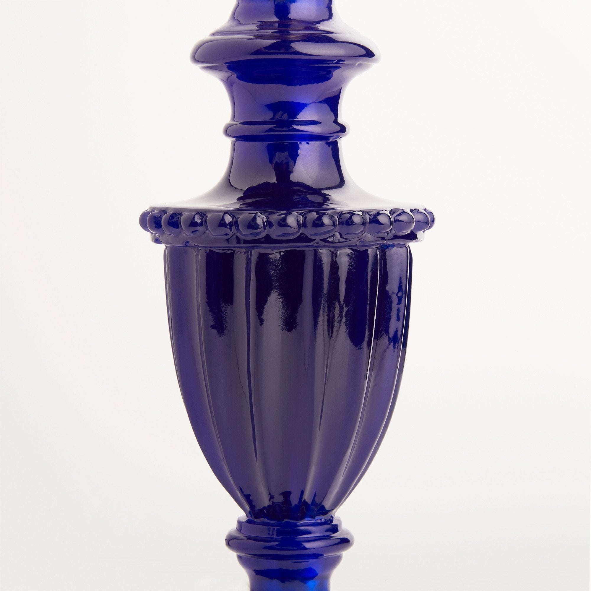 Urnie bedside lamp in blue resin