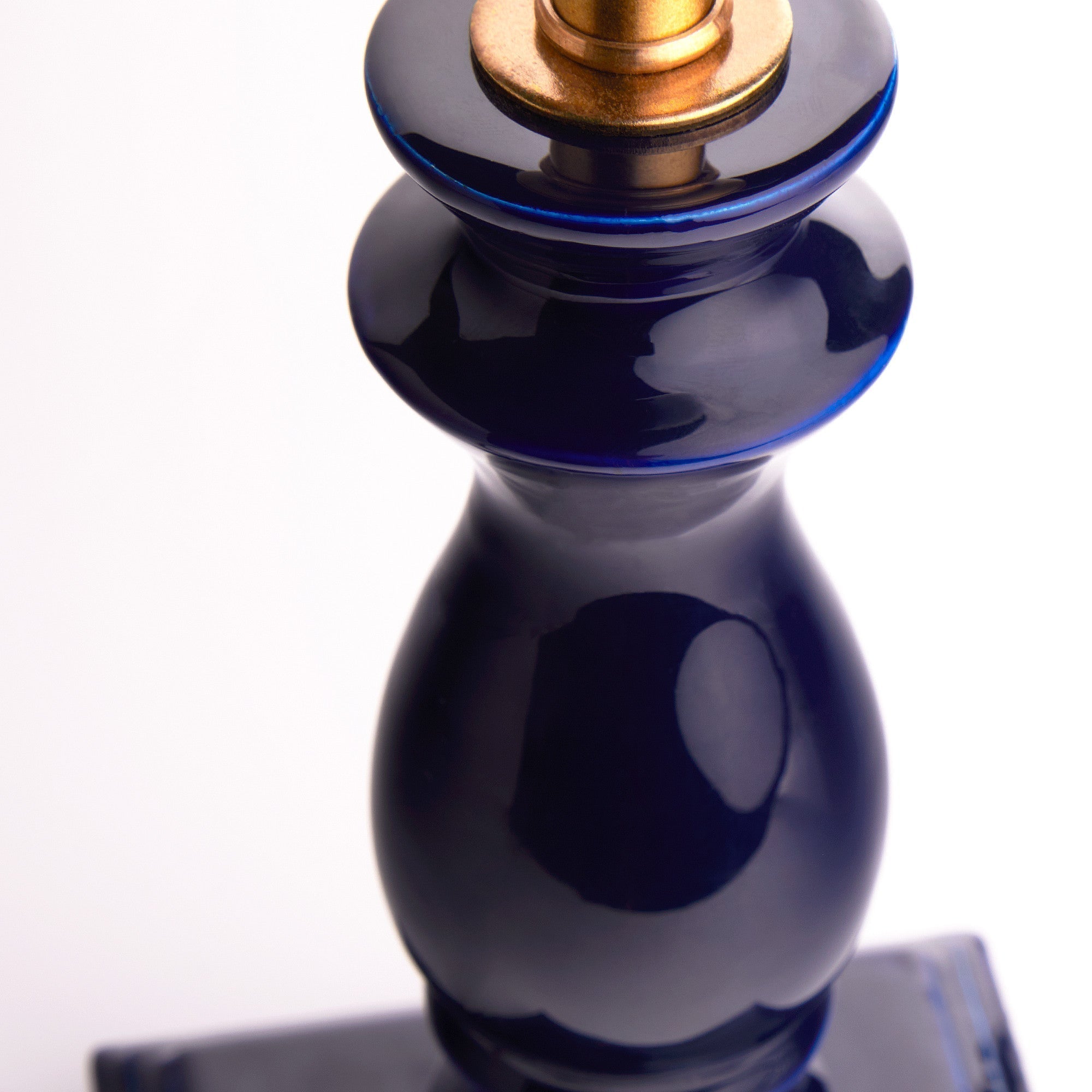 Wilma table lamp in navy blue
