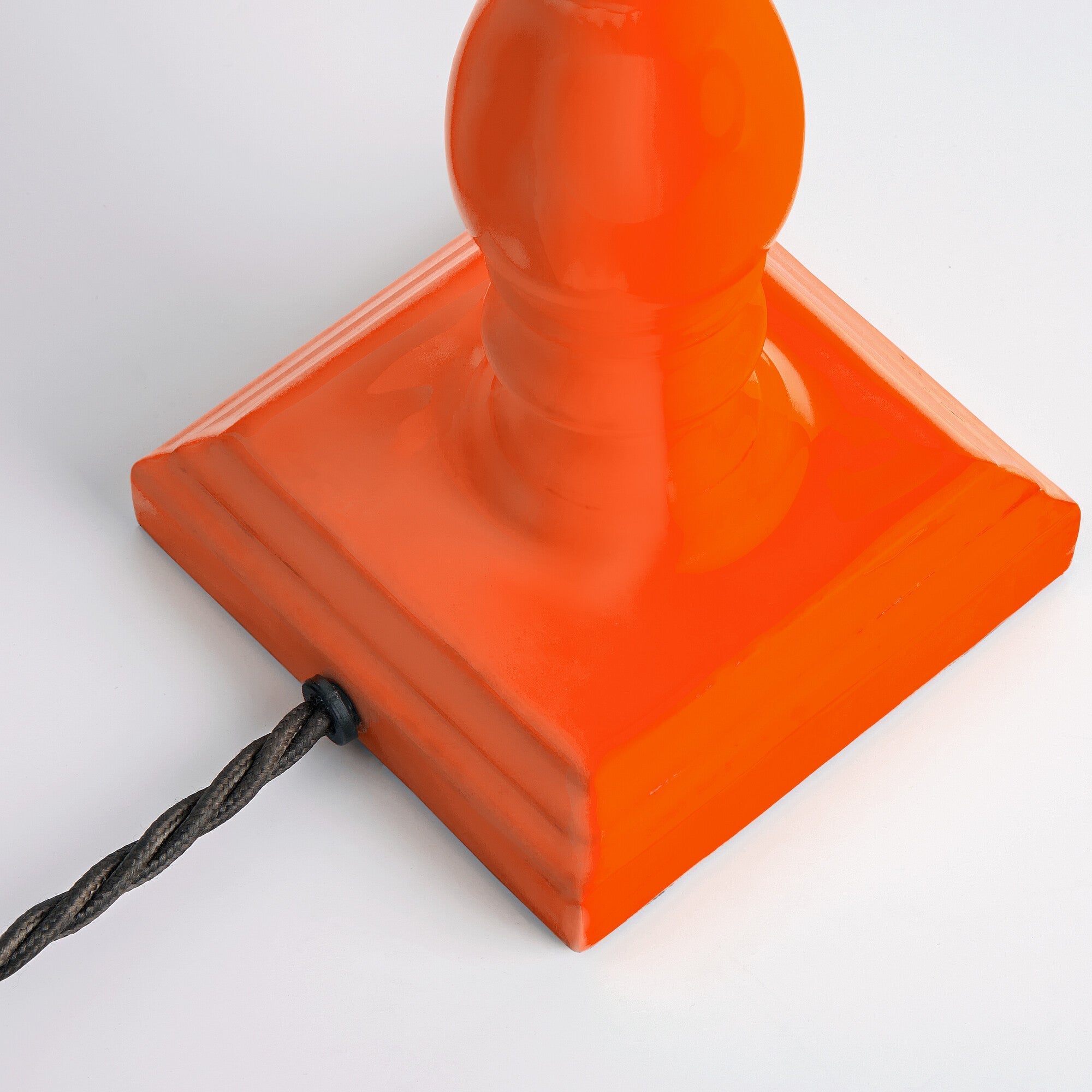 Wilma table lamp in orange